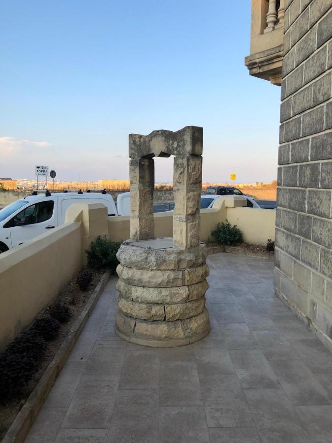 Oleander Butts Inn Żebbuġ Exteriér fotografie